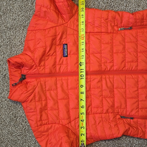 Patagonia Vibrant Orange Quilted Jacket - Picture 12 of 12